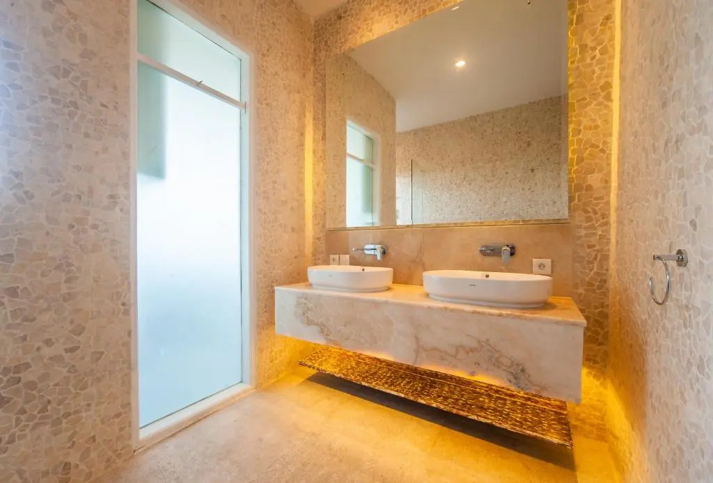 Bathhouse Executive Residence