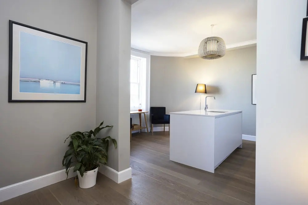 JOIVY Splendid 2-Br Apartment In New Town