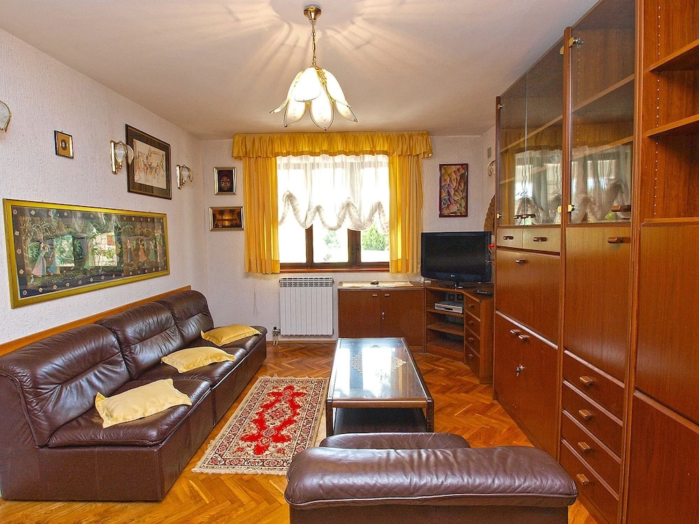 Apartment 864