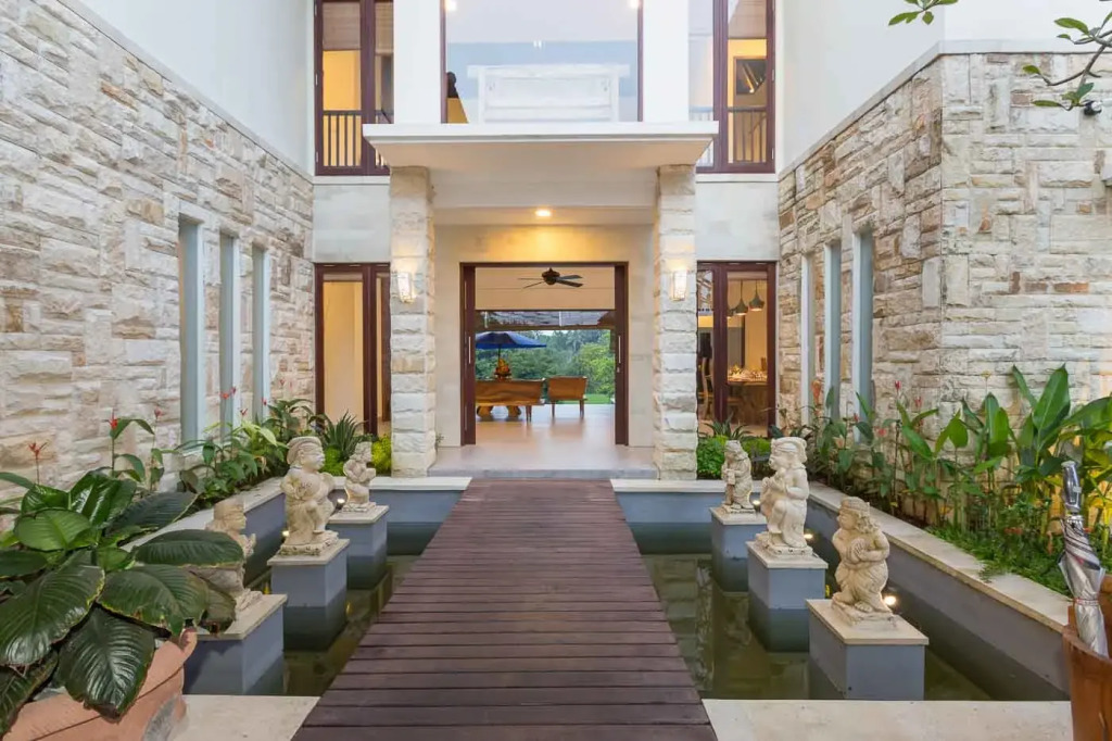 Tini Villa
