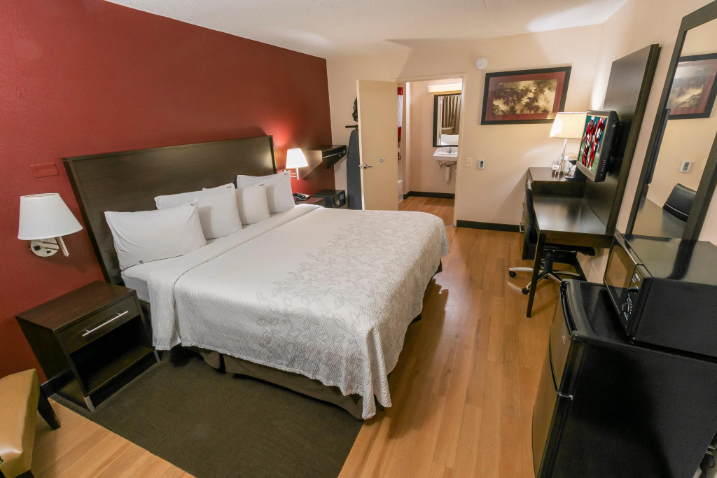 Red Roof Inn PLUS+ Statesville