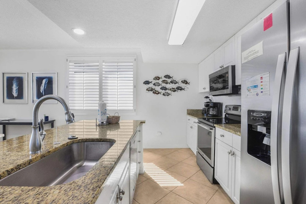 Emerald Key 603 Beachfront Balcony 6th Floor Corner Unit
