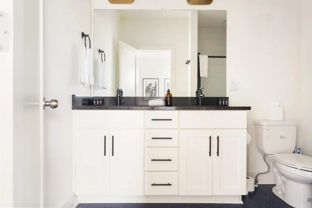Hart Suite Buyout 1 by AvantStay Two Town House Buyout w Modern Amenities in Nashville