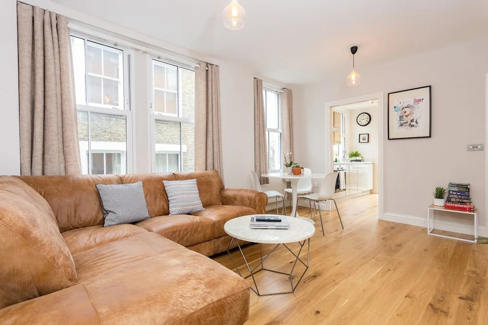 1 Bedroom Flat with Terrace in South West London