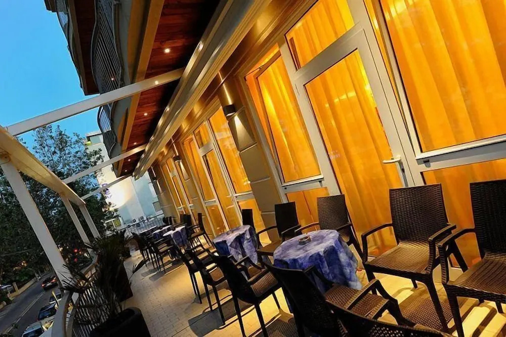 Hotel Bridge