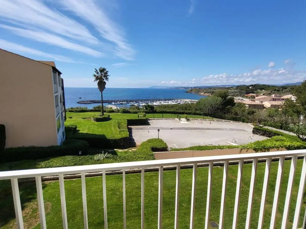 Appartement Six-Fours-les-Plages, 3 pièces, 4 personnes - FR-1-316-270