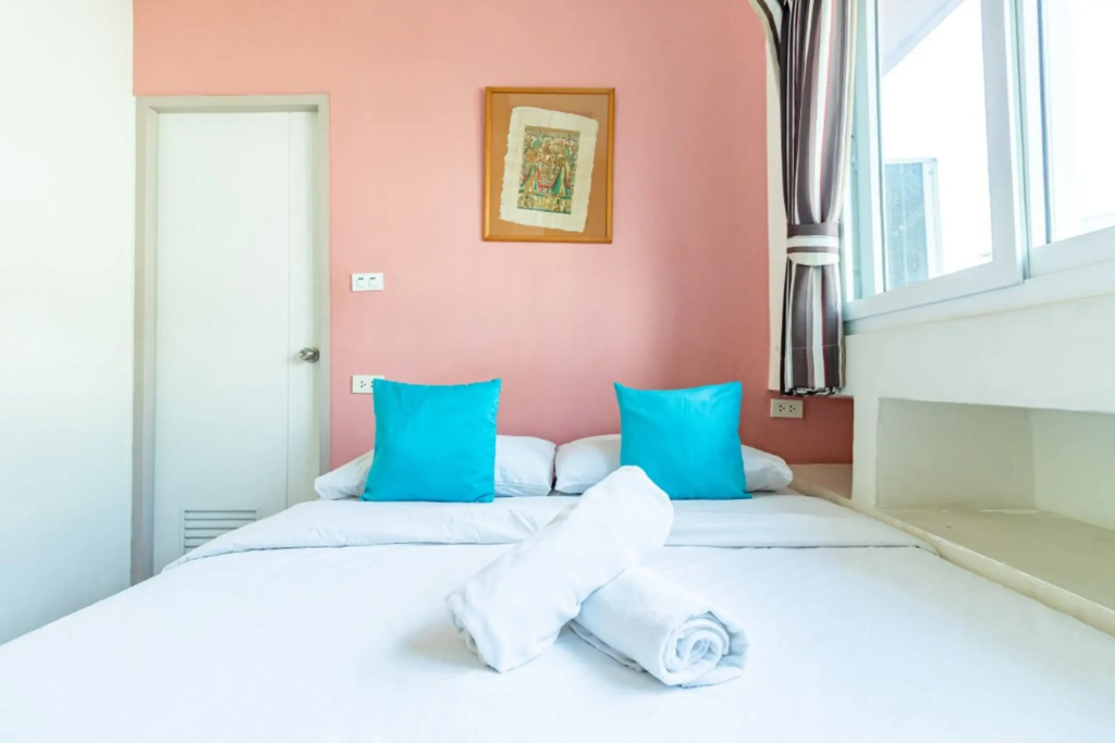 Sleep Dee Hostel