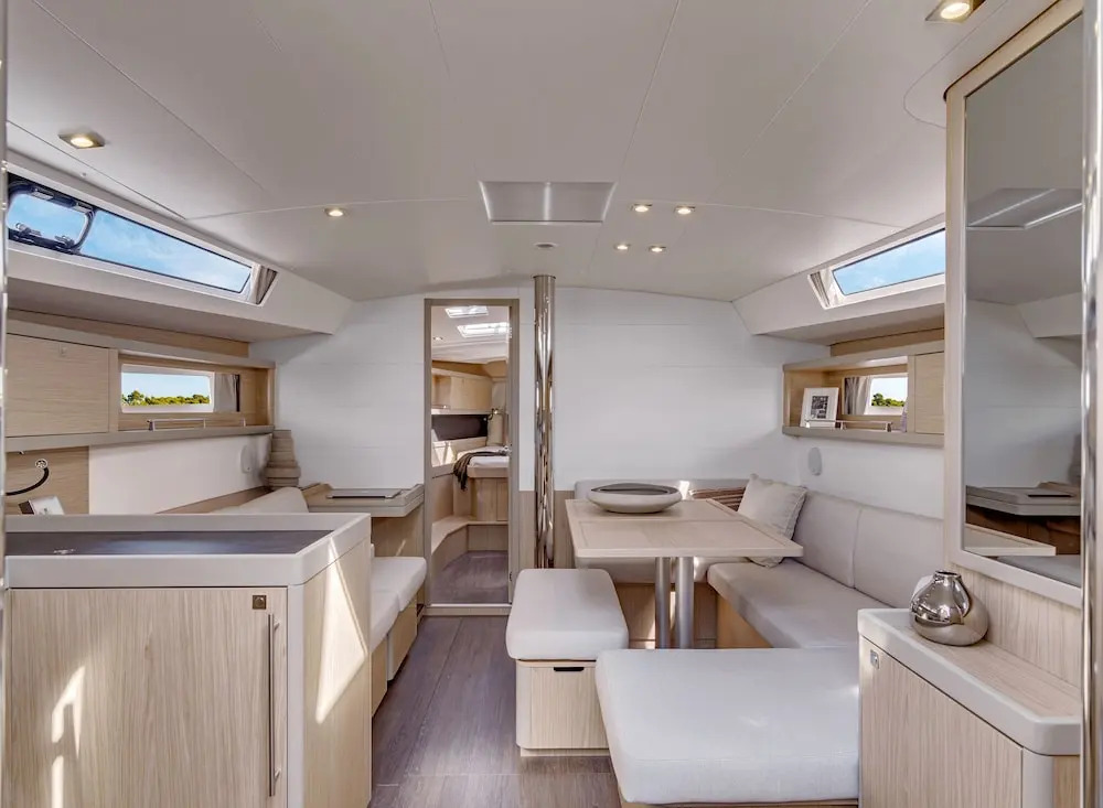 Discover Sailing Asia - Hong Kong