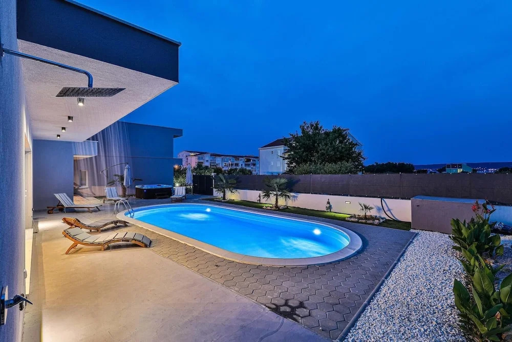 Nice Home in Kastel Stafilic With Wifi and 3 Bedrooms