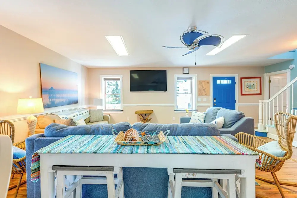 Hot Tub & Bay Views: Outer Banks Home
