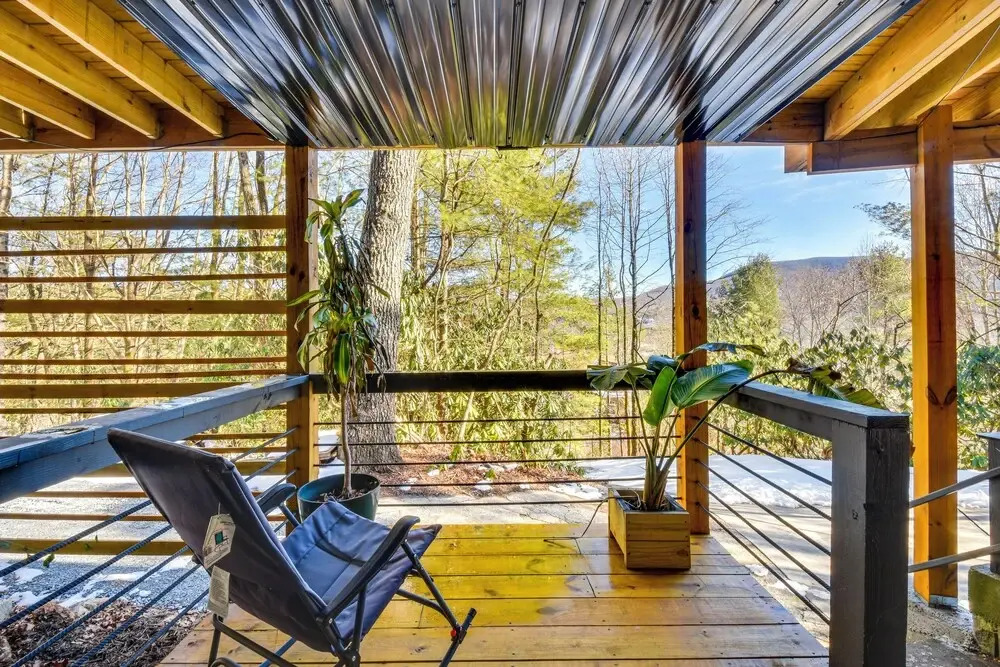 Mountain-view Gem w/ Community Perks in Dillard!