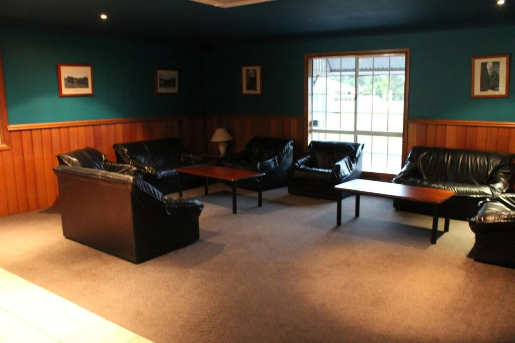 Tully Motel