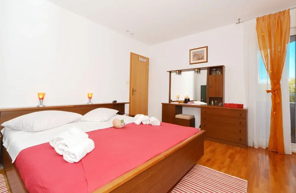 Lilly - spacious 3 bedroom apartment