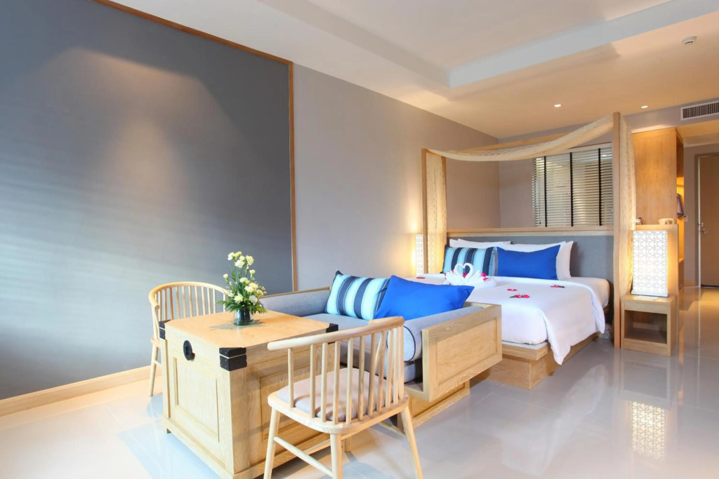 CRAFT Resort & Villas, Phuket Town - scheduled shuttle to Phuket Old Town