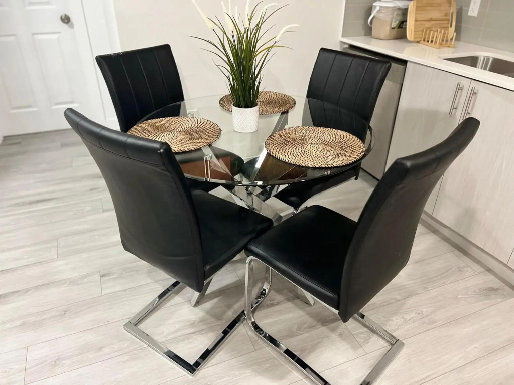 Beautiful 2 bedroom home away from home