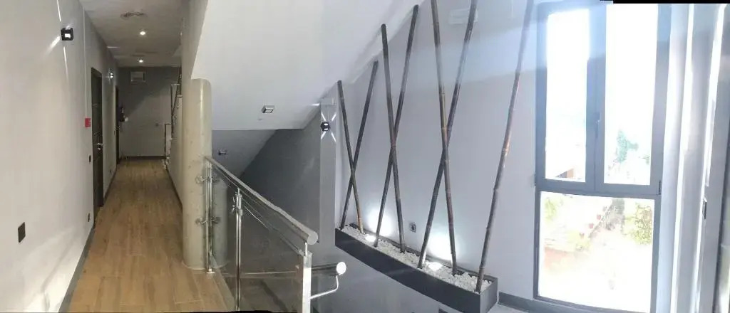 H La Cabaña
