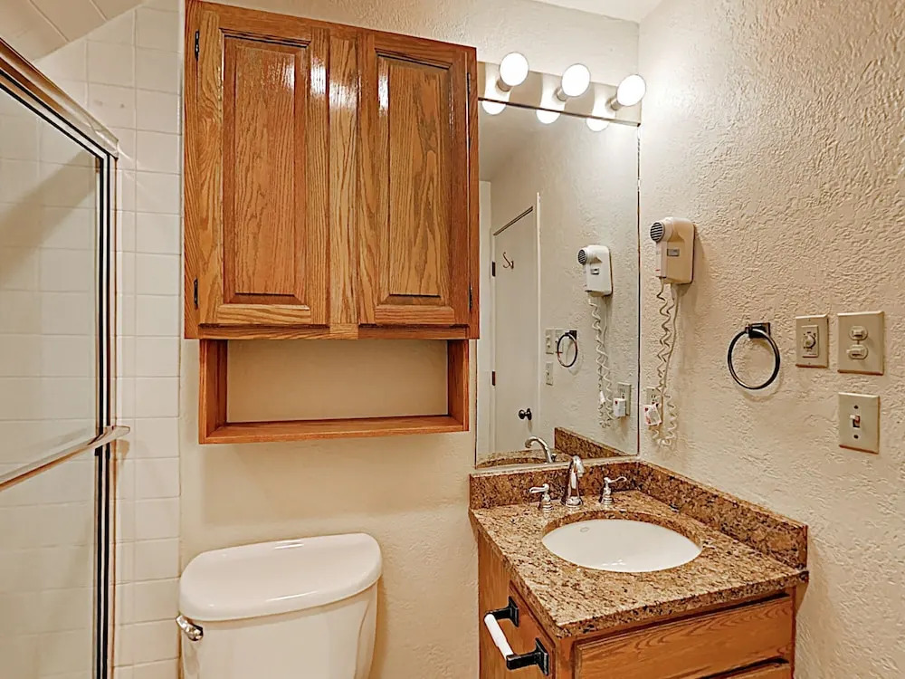 New Listing! Tamarack W/ Pool & Hot Tubs 4 Bedroom Townhouse