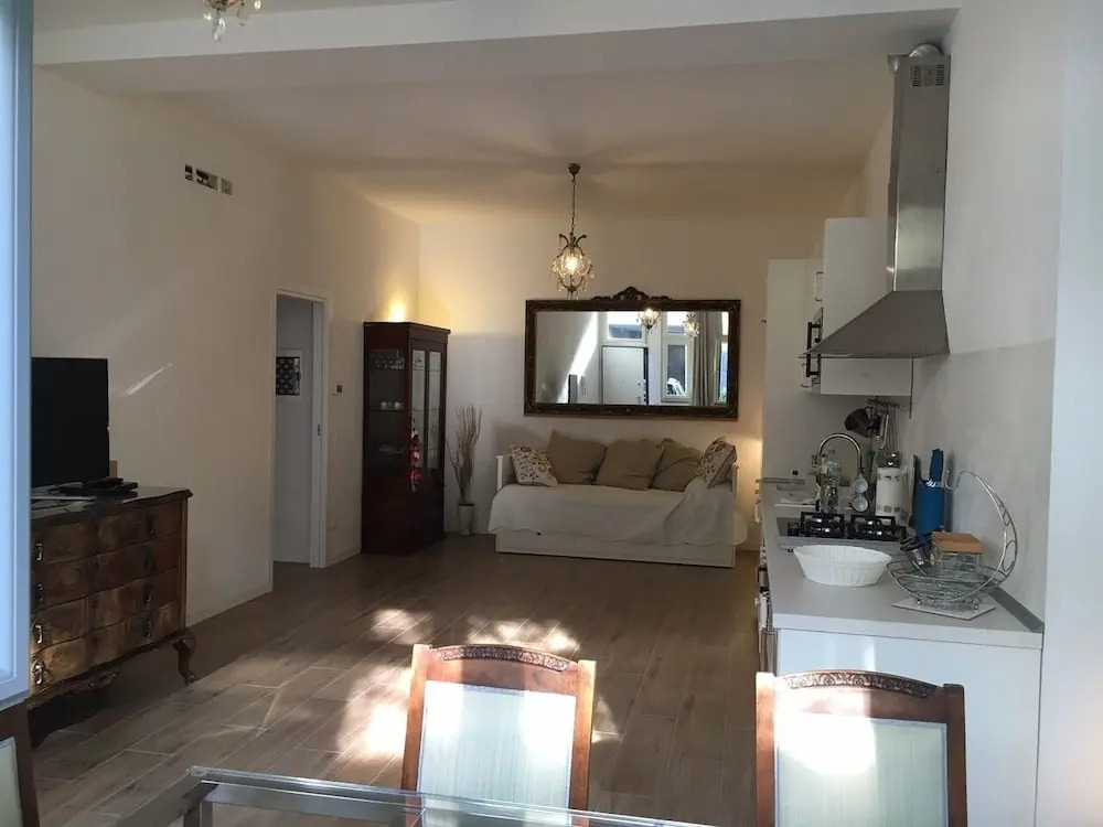 Elegant Flat 15 min From the Center of Milan