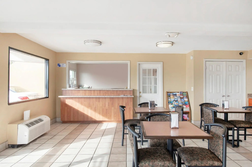 OYO Hotel Tulsa International Airport