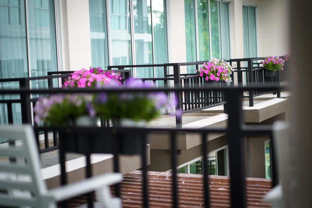 Курортный отель Lhc Hotel And Resort
