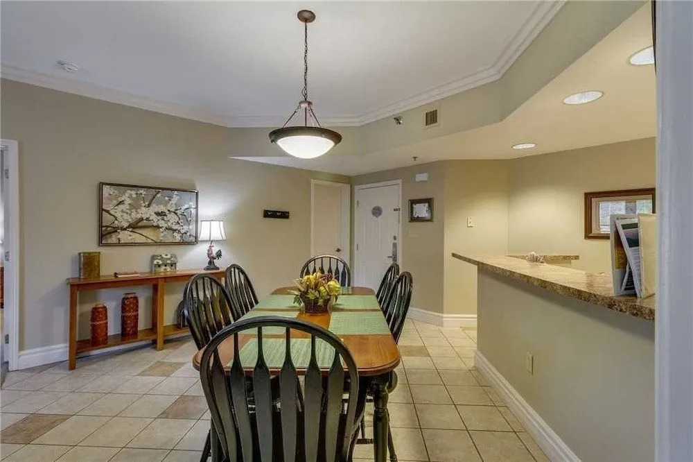 Baskins Creek 414 - 2 Br condo by RedAwning
