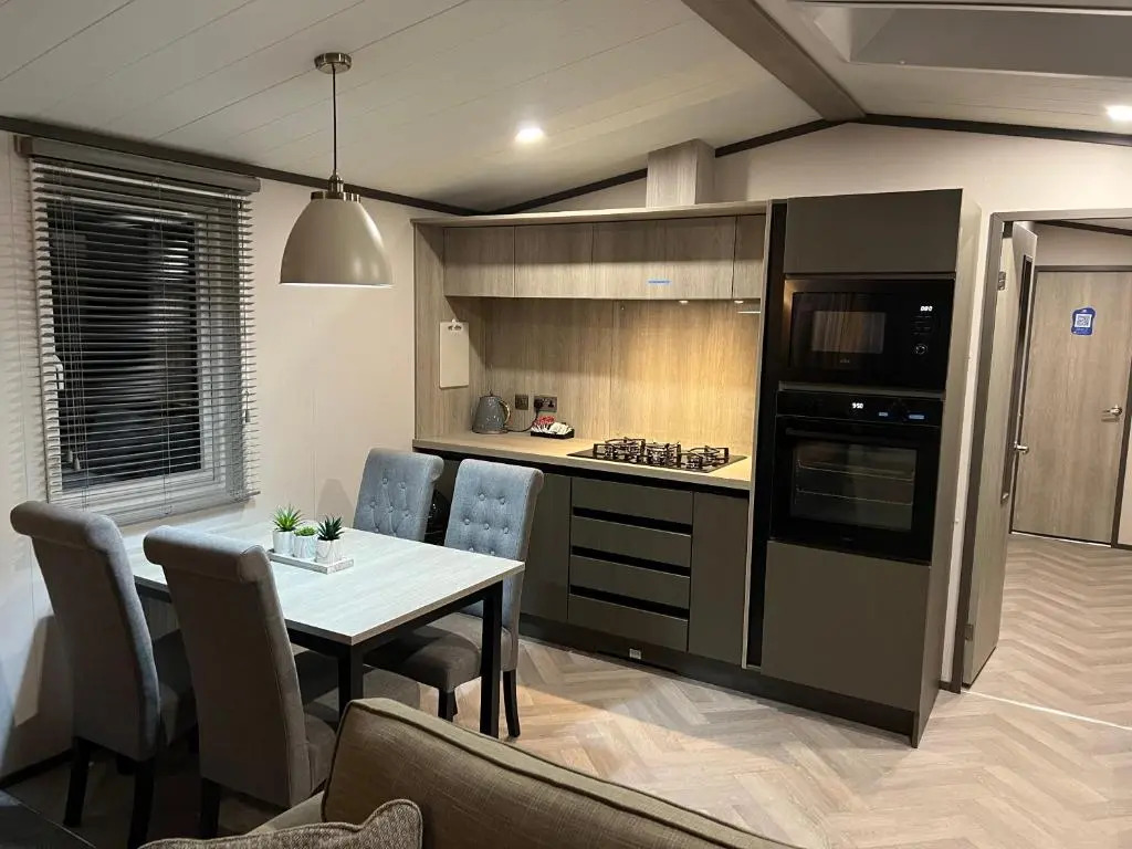 Arranview Lochside Pods & Lodges all with private Hot-tubs