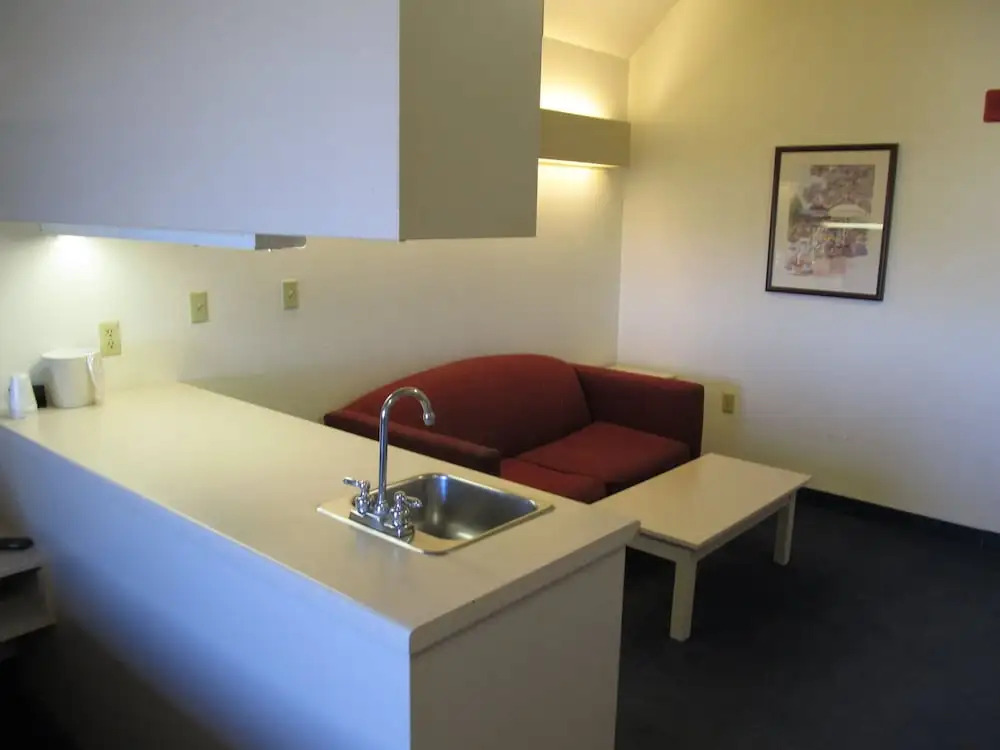 Days Inn & Suites Maryville