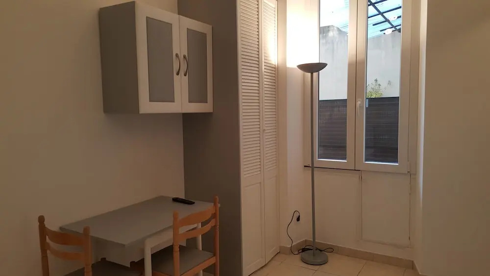 STUDIOS PARISIENS
