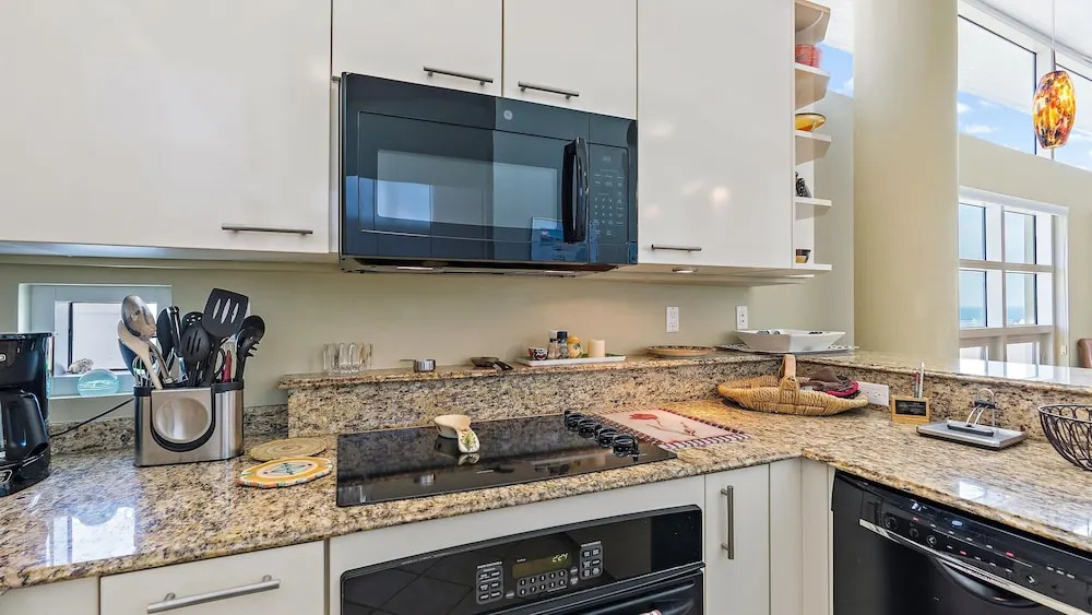 Crescent Siesta Key Charmer 3 Bedroom Condo by RedAwning