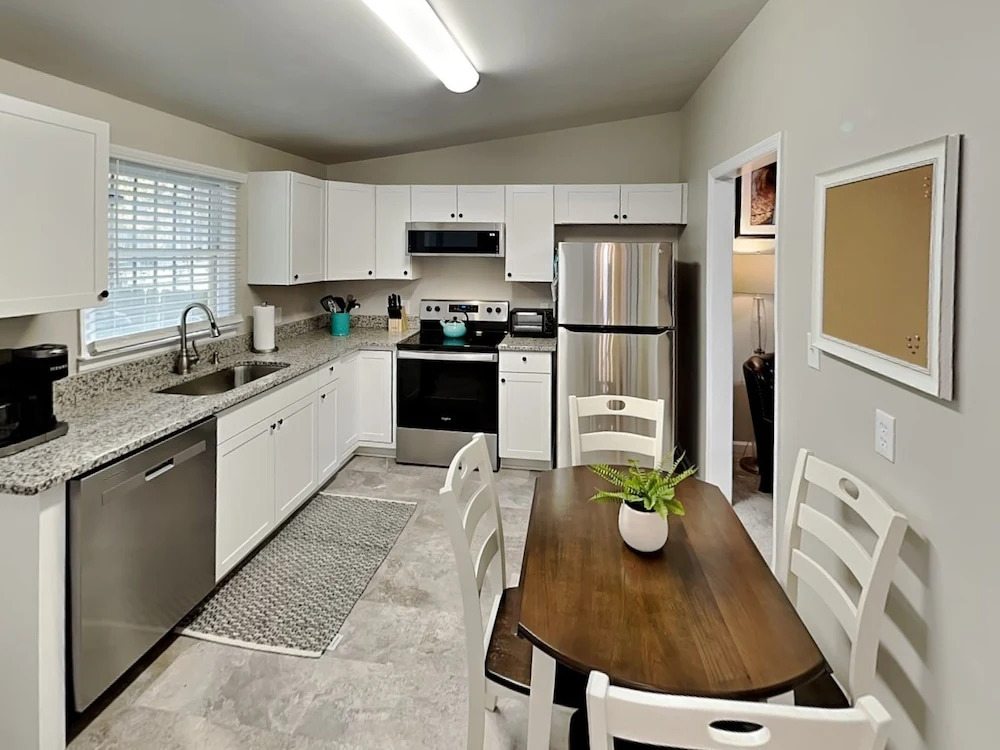 Barnard Row House by Tybee Vacation Rentals