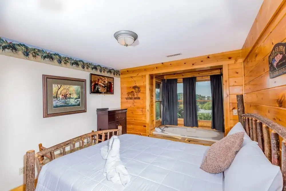 9 Bedroom Roscoe's Retreat by Hosteeva
