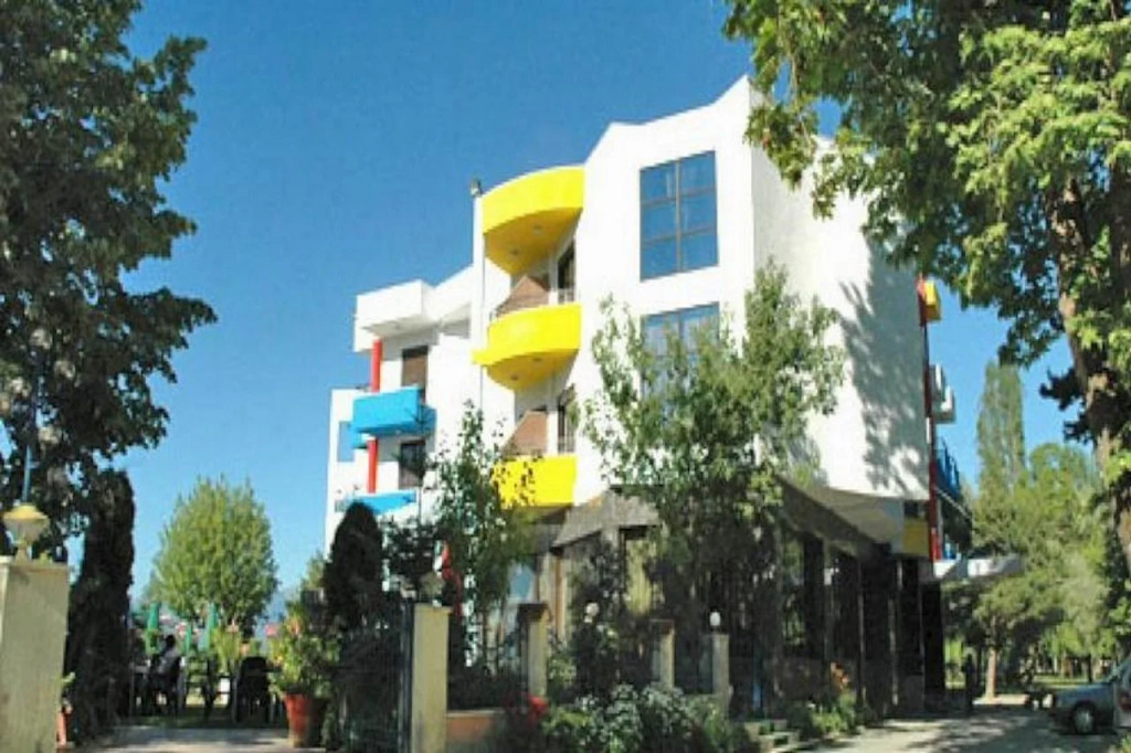 Hotel 1 Maji