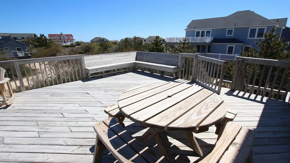 Momma's Happy, Daddy's Broke - 4 Br home by RedAwning