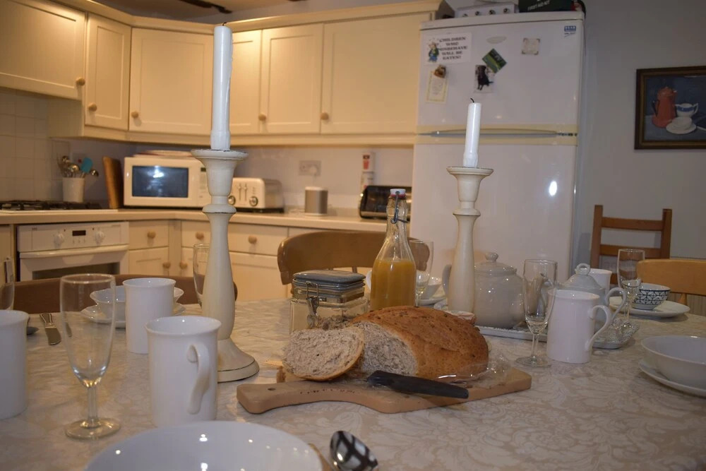 Whitefriars, Rye - central location with parking for 3 cars - large family home