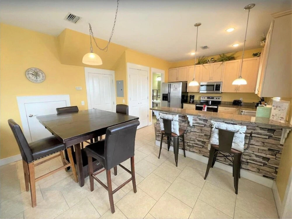 Mills Seaview Cottage by Forehand Rentals
