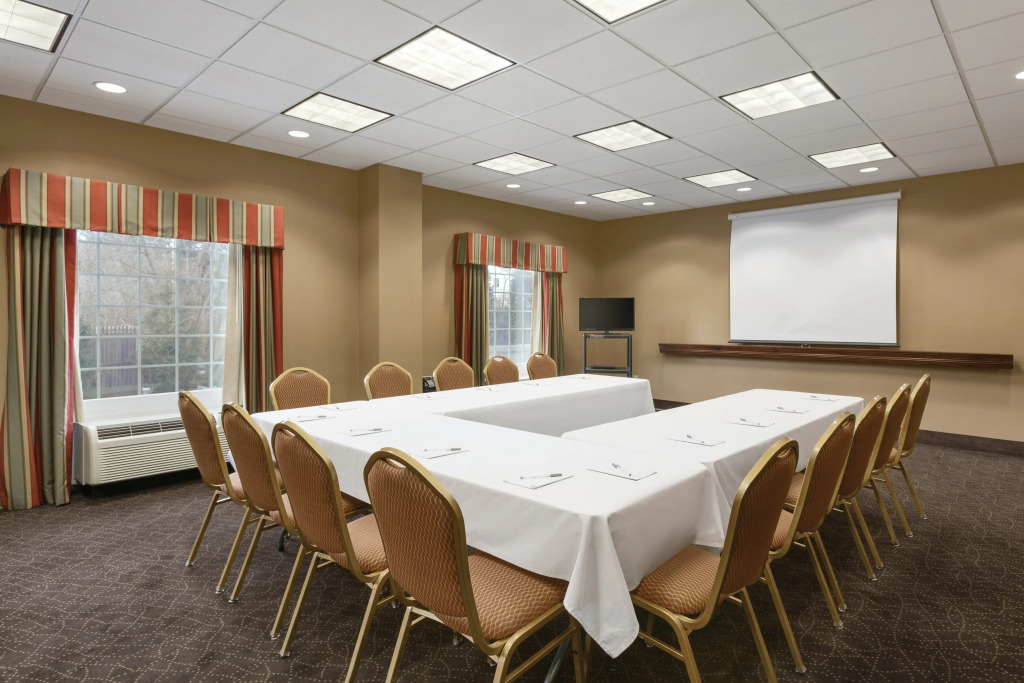 Hampton Inn & Suites Greenfield