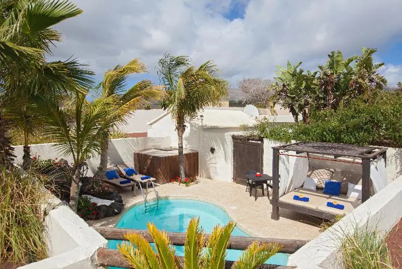 Villa Lily