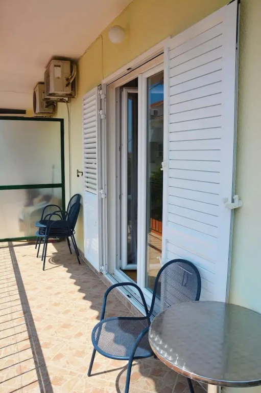 Zrine - Comfortable With a Balcony - A1