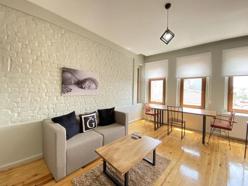 Central Flat With a Shared Terrace in Beyoglu
