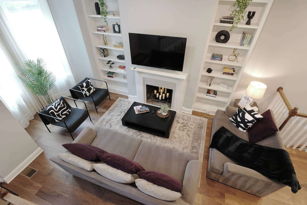 Serene Settler Capitol Hill - 4 Bedroom
