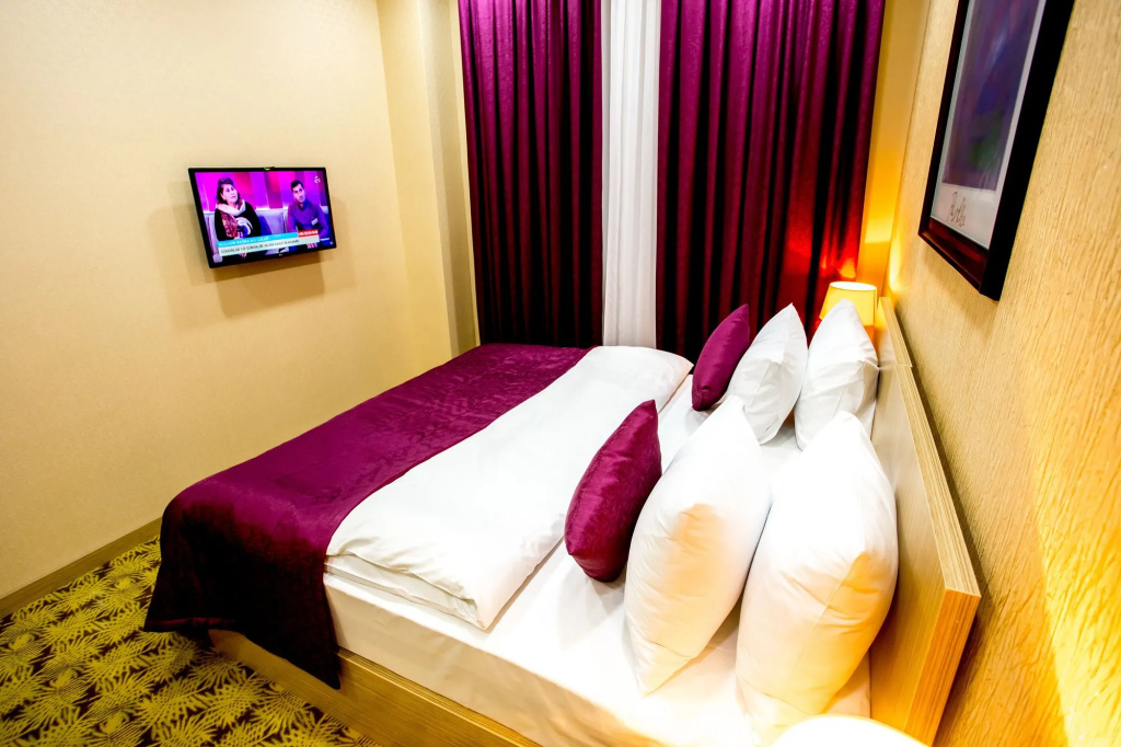 West Shine Hotel