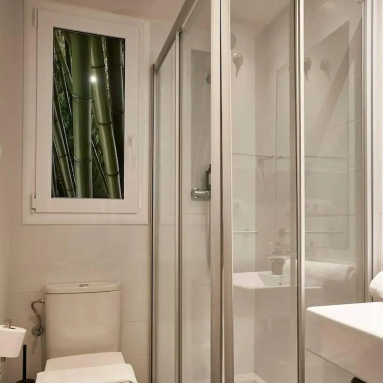 Charming Modern Apt in Trendy Gracia 5PP by Myrentalhost