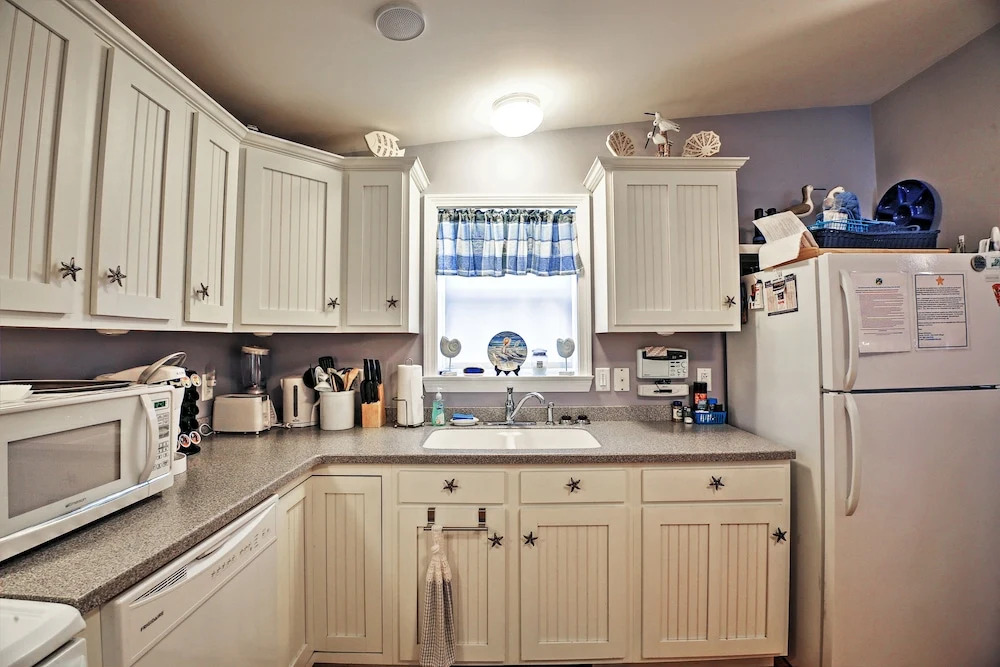 Wells Beach Cottage w/ Pool Access ~ 1 Mi to Coast