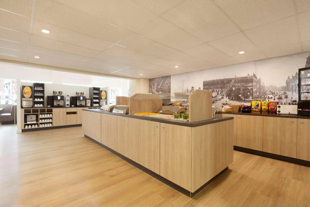 Rotterdam Teleport Hotel