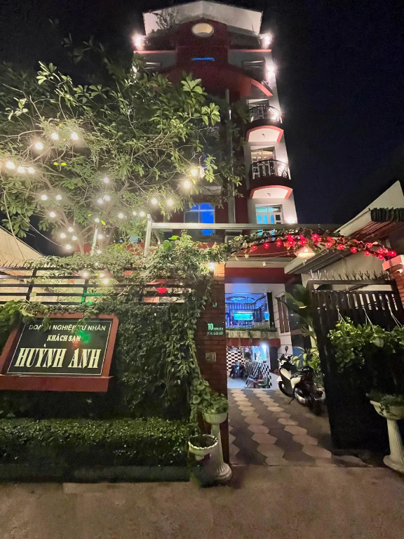 Khách Sạn Huỳnh Anh