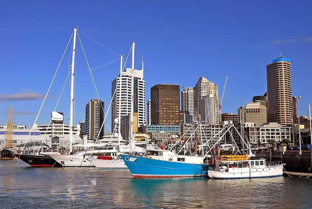 QV Penthouse Apt at Princes Wharf - 860