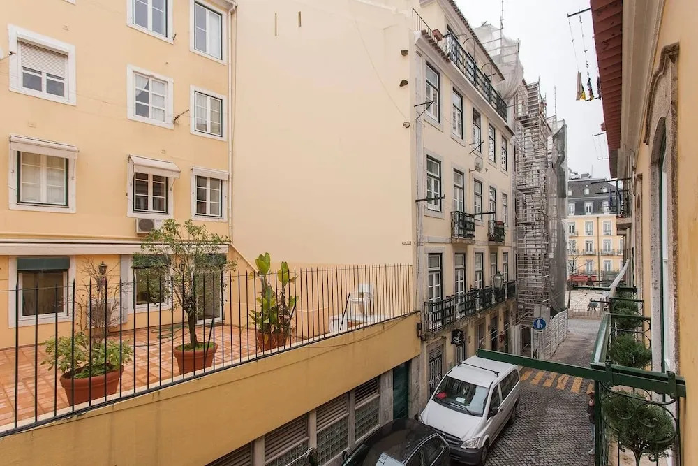Ginjinha House - 4 Rooms - Bairro Alto - with AC by Lisbeyond