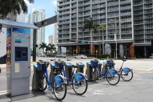 Luxury 5-star Condo @39th floor in Icon Brickell 2b/2b