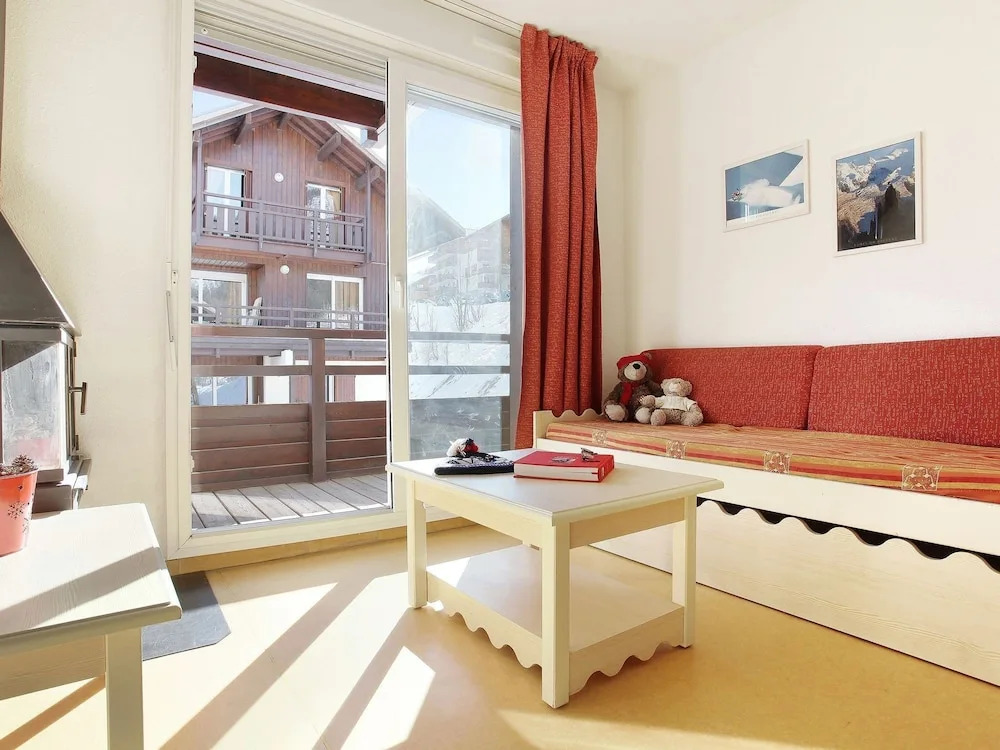 Studio in the Ecrin National Park in Charming Puy St Vincent