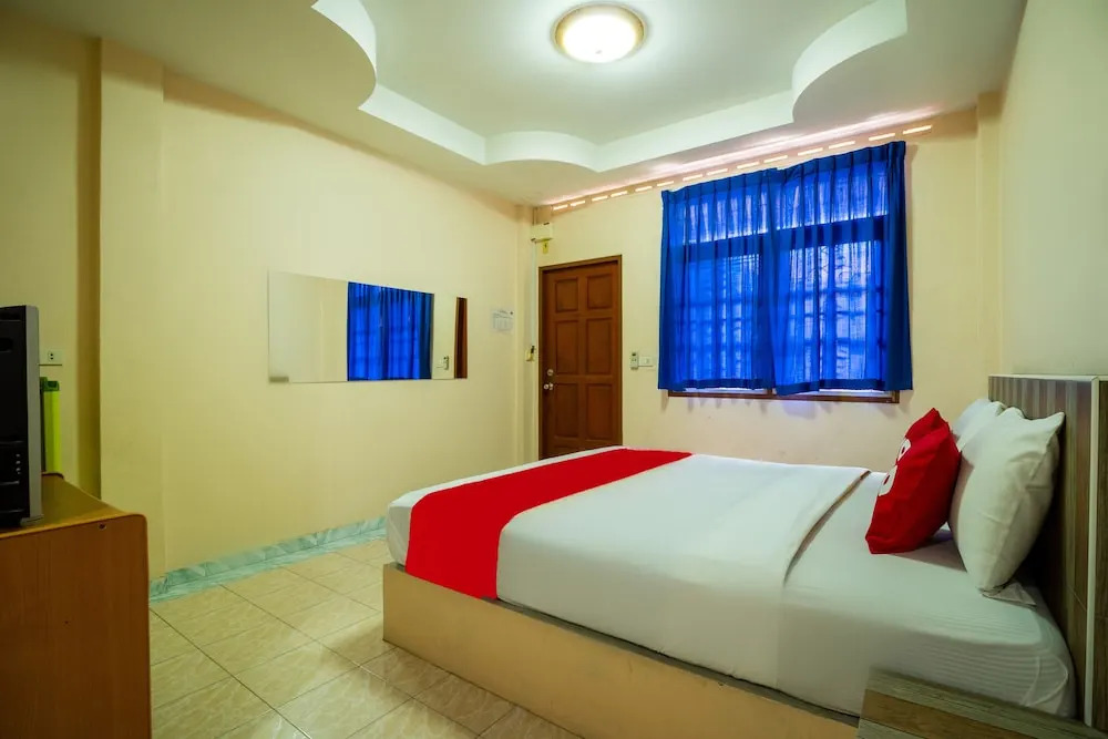 Baan Ruangrungroj by OYO Rooms